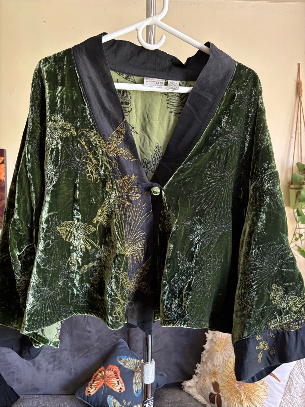 Fairy Chico’s Silk Green Crushed Velvet Embroider Cropped Kimono Jacket Size M/L